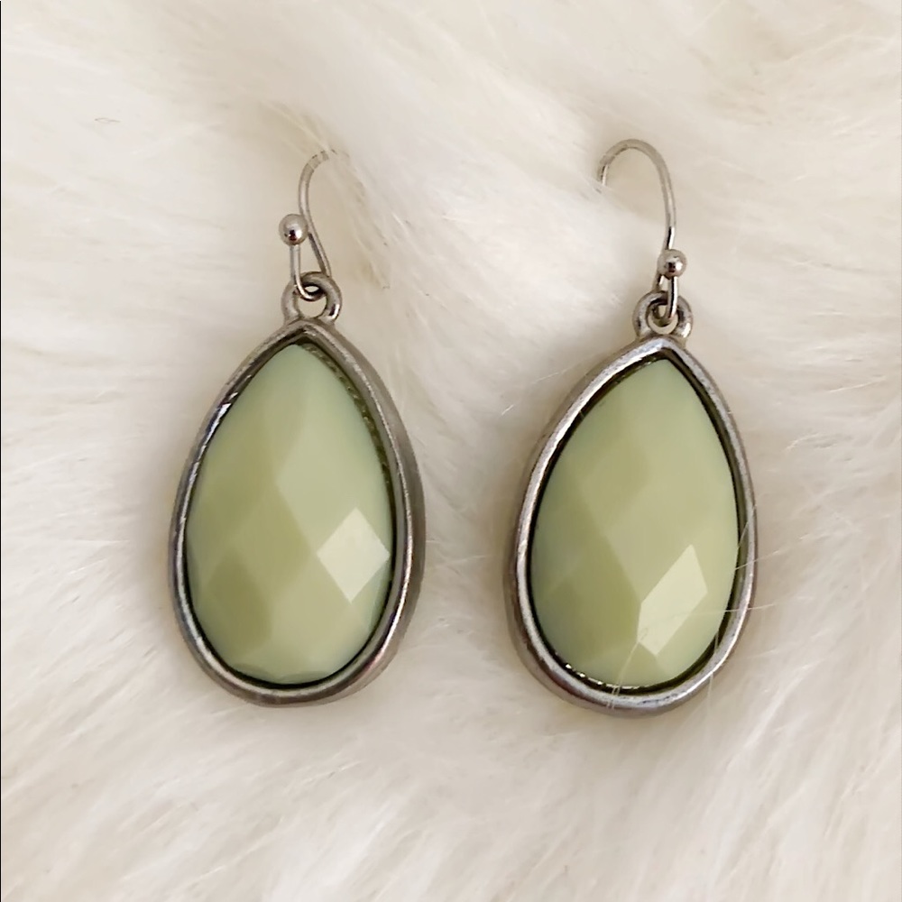 Light Green Teardrops